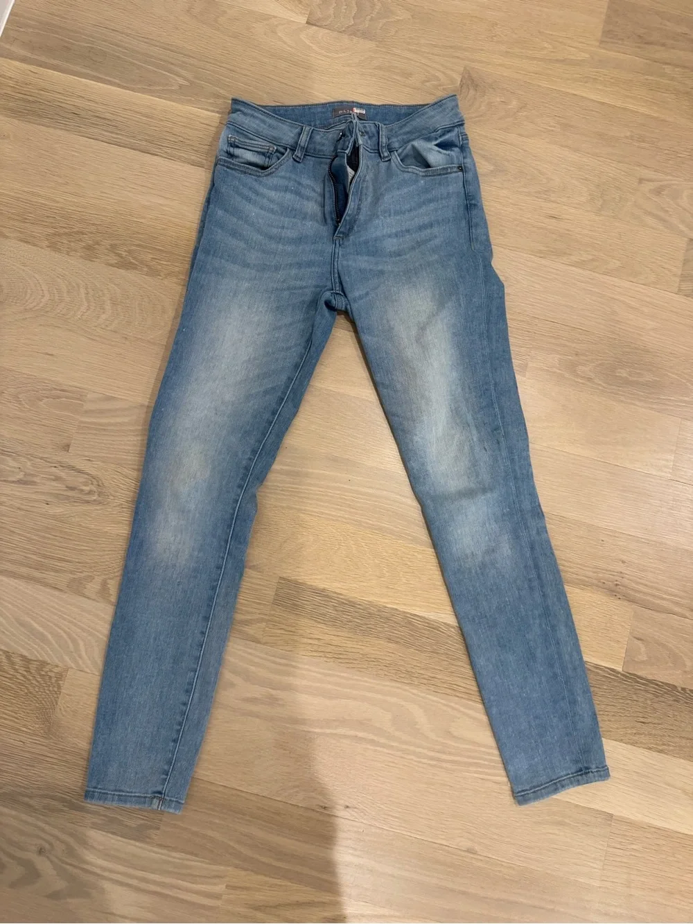 DL1961 Light Wash Skinny Jeans
